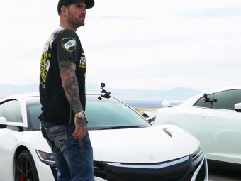 acura-nsx-2017-vs-nissan-gtr-2016