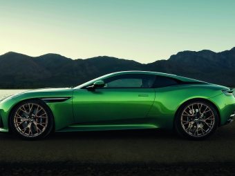 Aston Martin DB12 - Master Stance