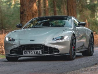 Aston MArtin Ferrari - Caught in Ice Age Trap