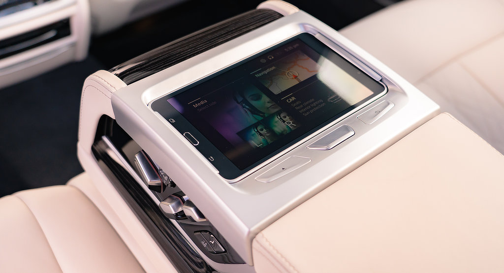 7 Series Review rear seat console dailycarblog