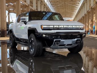 MKBHD reviews the 2022 Electric Hummer