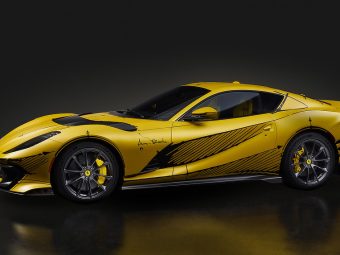 Ferrari 812 Competizione - Tailor Made - Master stance