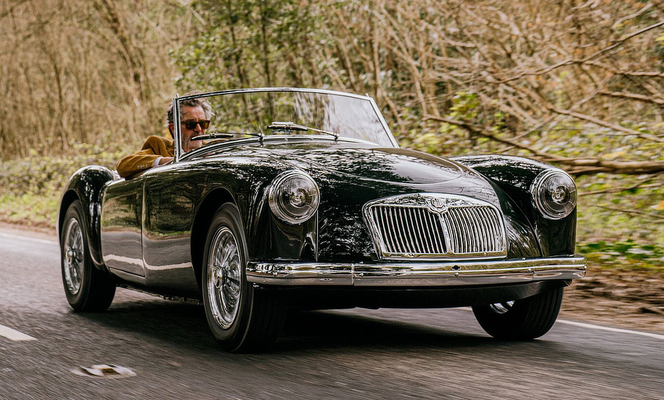 Frontline Cars - MGA Restomod - Master Stance