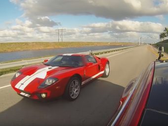 Ford-GT-vs-Tesla-Model-P90D-Drag-Race