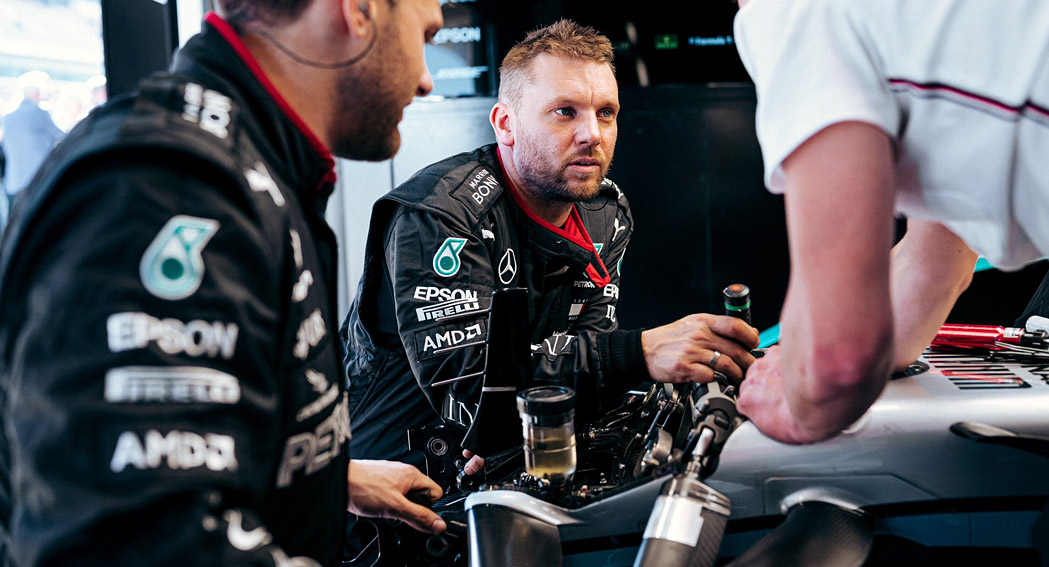 Barcelona Pre Season Test - Mercedes Mechanics - 2020 - Dailycarblog.com