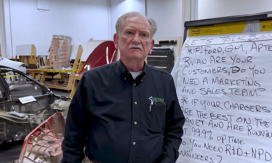 Sandy Munro defends Lord Elon Musk