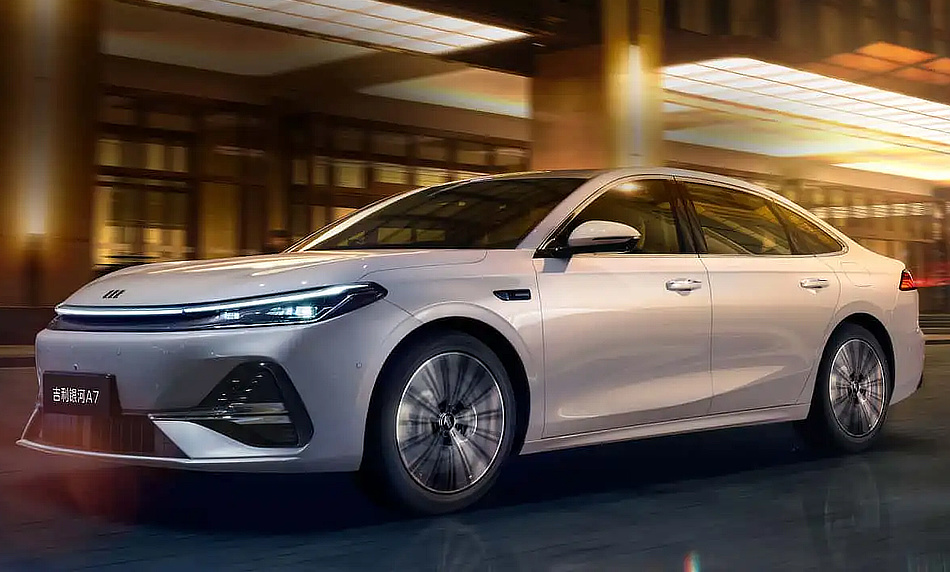 Geely Galaxy A7 - The Camry Killer - Stancing