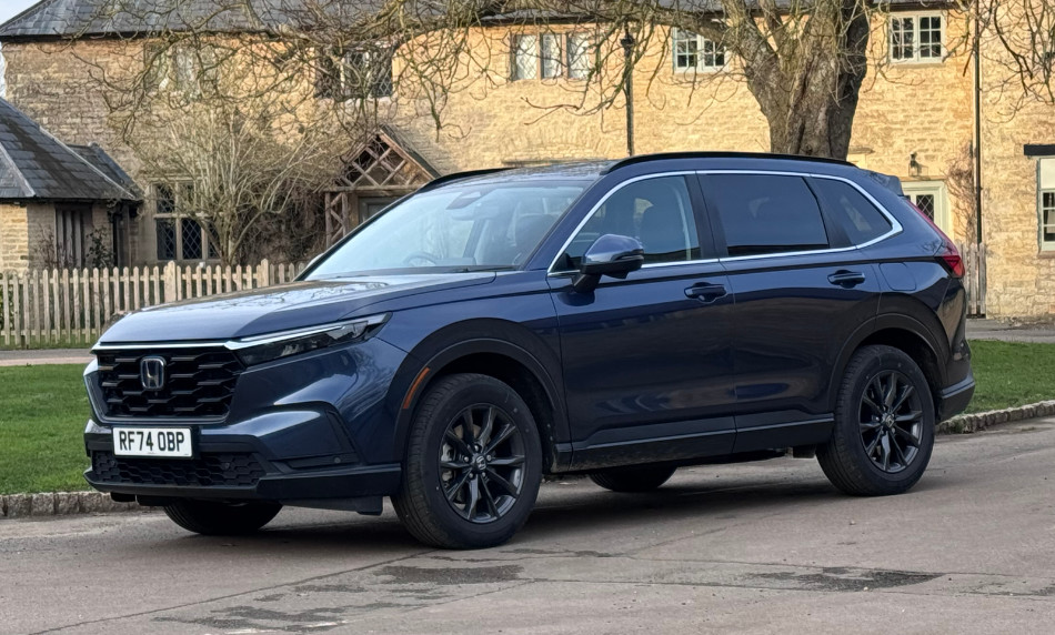 2025 Honda CRV Hybrid Review - Master Stance