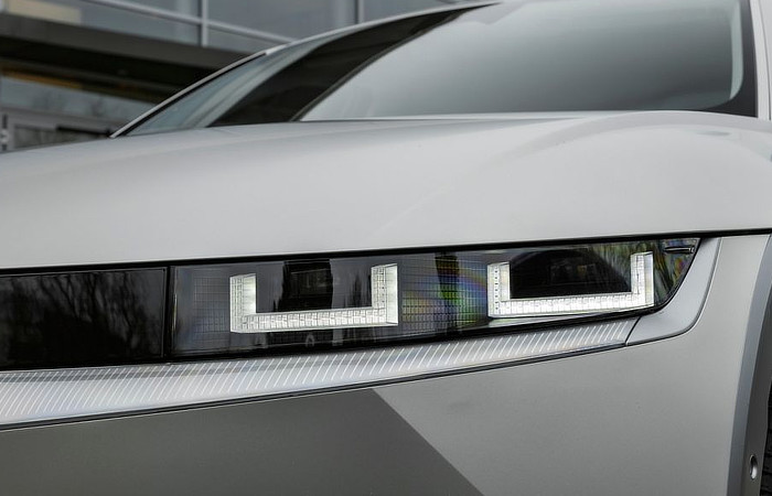 Hyundai Ioniq 5 - Headlights