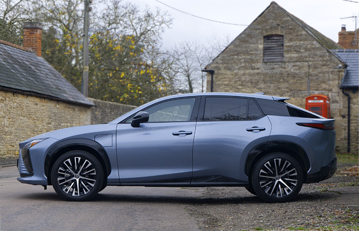 Lexus RZ300e Review - 003