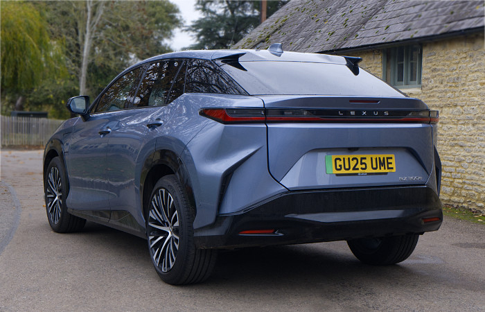 Lexus RZ300e Review - 004