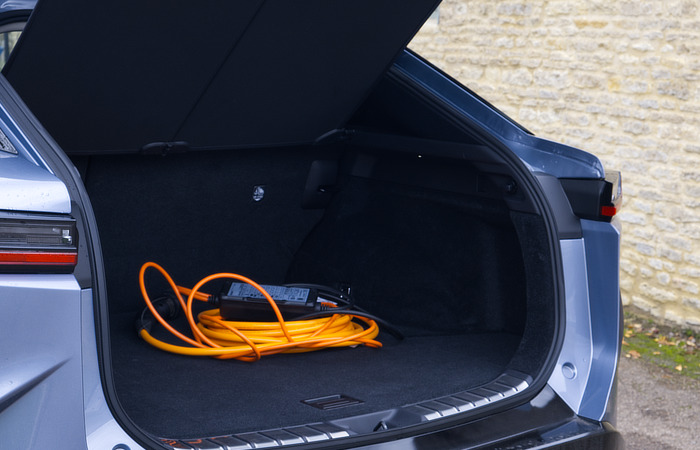 Lexus RZ300e Review - 013