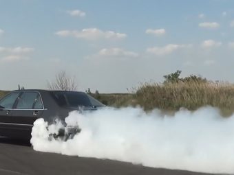 Mercedes-S600-Being-Ripped