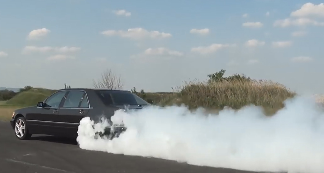 Mercedes-S600-Being-Ripped