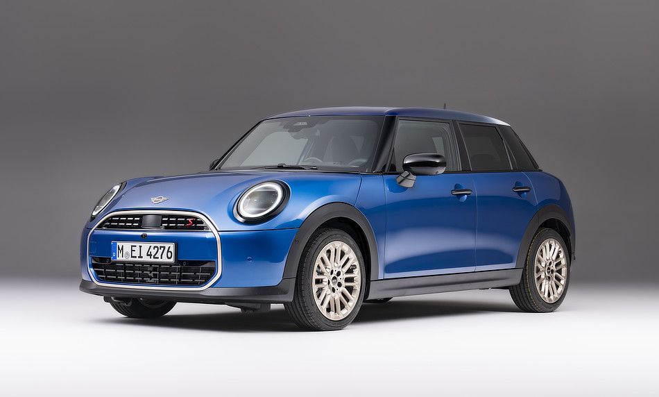 The new generation Mini Five doors