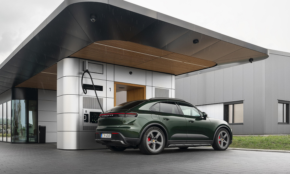 Porsche Changing Lounge Ringsheim Germany