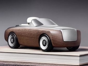 Rolls Royce Cameo - A Copy of Nothing