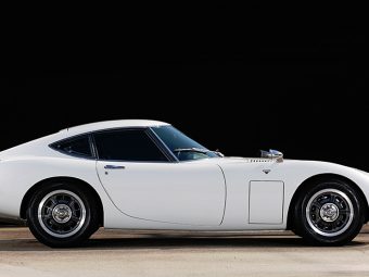 Toyota-2000-GT-Profile