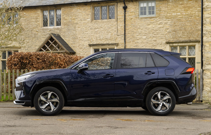 Toyota RAV 4 PHEV - Country Life