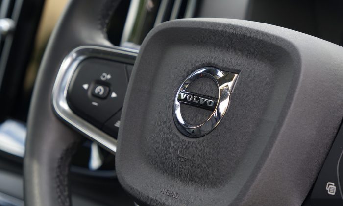 Volvo XC40 Recharge PHEV - 2023 Review - Steering Details